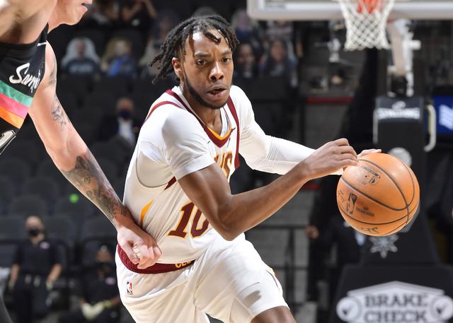 布会上也坦 布会上也坦