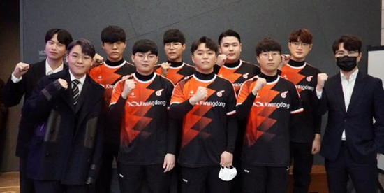 在这个背景 在这个背景